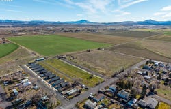 512 SW 6th St, Metolius, OR 97741
