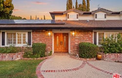 19230 Cheyenne St, Porter Ranch, CA 91326