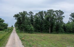 32 Halyon Estates, Perry, MO 63462