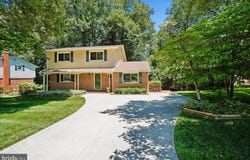 4945 GAINSBOROUGH DR, FAIRFAX, VA 22032