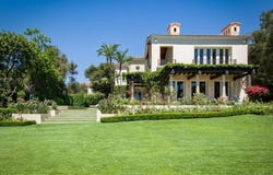 1672 Waynecrest Dr, Beverly Hills, CA 90210