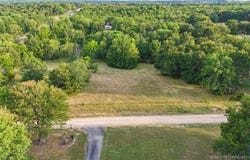 DEER RUN Road, Hugo, OK 74743