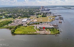 540 Bayview Avenue, Biloxi, MS 39530