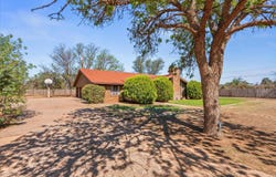 101 Dana Avenue, Earth, TX 79031