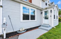 131 E Alhambra Avenue, Lindenhurst, NY 11757