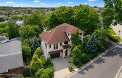 72 Douglas Road, Staten Island, NY 10304