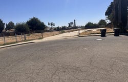 445 E Parker Court, Visalia, CA 93291