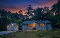 9535 E Sunset Drive, Roscommon, MI 48653