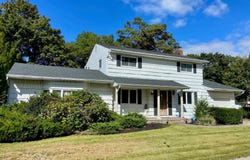 21 Shelton Court, Commack, NY 11725
