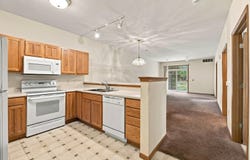2183 Pine Ridge Ct, Grafton, WI 53024