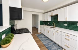 2811 FOREST Lane, Waukegan, IL 60087