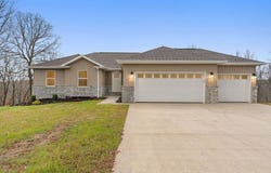 1373 Morningside Falls Boulevard, Blue Eye, MO 65611