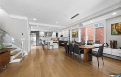 23 Lasher Lane, Edgewater, NJ 07020