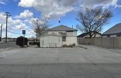 2320 Belshaw Street, Mojave, CA 93501