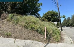 5229 Macarthur Blvd, Oakland, CA 94619