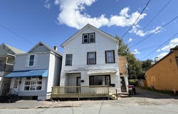 15 Hospital Street, Carbondale, PA 18407