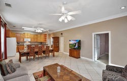208 E 20th St, Cameron, TX 76520