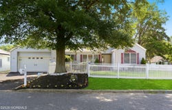 101 Foxwood Lane, Forked River, NJ 08731