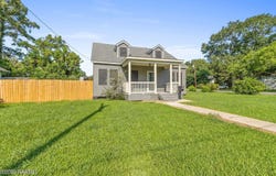 825 N Ave H, Crowley, LA 70526