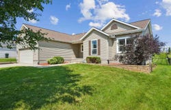 2114 Radcliffe Dr SW, CedarRapids, IA 52404