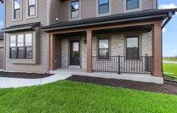 1733 Hammock Ln, Oconomowoc, WI 53066
