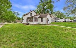 903 8th Avenue S, Saint Cloud, MN 56301