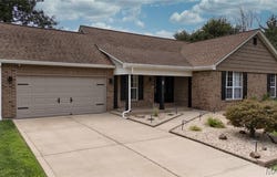 9 Carriage Way E, St Peters, MO 63376