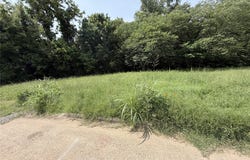 1326 W Crawford Street, Denison, TX 75020