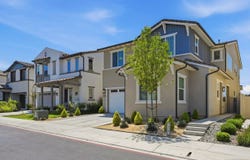 305 Creekview Ct, San Marcos, CA 92078