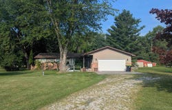 910 N Court Street, Au Gres, MI 48703