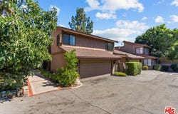 33 Northwoods Ln, La Crescenta, CA 91214