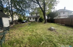 26 Holl Street, Manchester, CT 06040