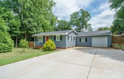200 Point Circle, Belmont, NC 28012