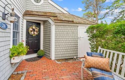 28 Flying Cloud Circle, Mashpee, MA 02649