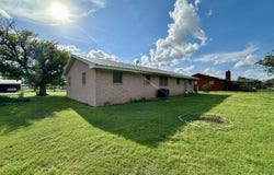 905 Pulitzer St, Silverton, TX 79257