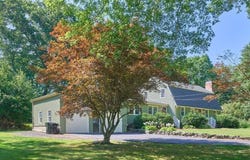69 Walnut St, Upton, MA 01568