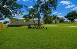 125 Villa Ridge Dr, Poteet, TX 78065