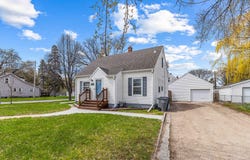 601 11th Street N, Moorhead, MN 56560