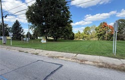 123 Commercial Avenue SE, New Philadelphia, OH 44663