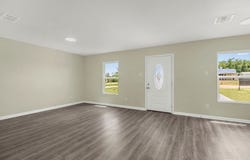 808 E 6TH ST, Nixon, TX 78140