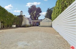 5923 Corbin Ave, Tarzana, CA 91356
