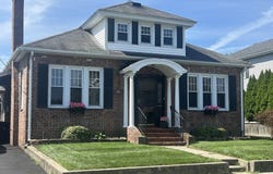 61 Catherine St, Chicopee, MA 01013