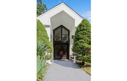 1 Engineers Road, Roslyn, NY 11576