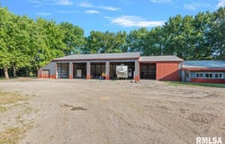 1850 S Camp Butler Road, Springfield, IL 62707