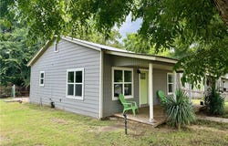 708 Sheffield Avenue, Llano, TX 78643