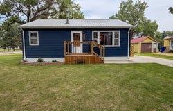 414 Chase St NW, De Smet, SD 57231