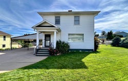 531 W 8th Ave, Benkelman, NE 69021