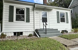 910 25th Street, Moline, IL 61265