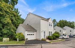 1 MAPLE Drive, CONSHOHOCKEN, PA 19428
