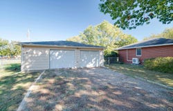 6050 SE 44th St, Tecumseh, KS 66542